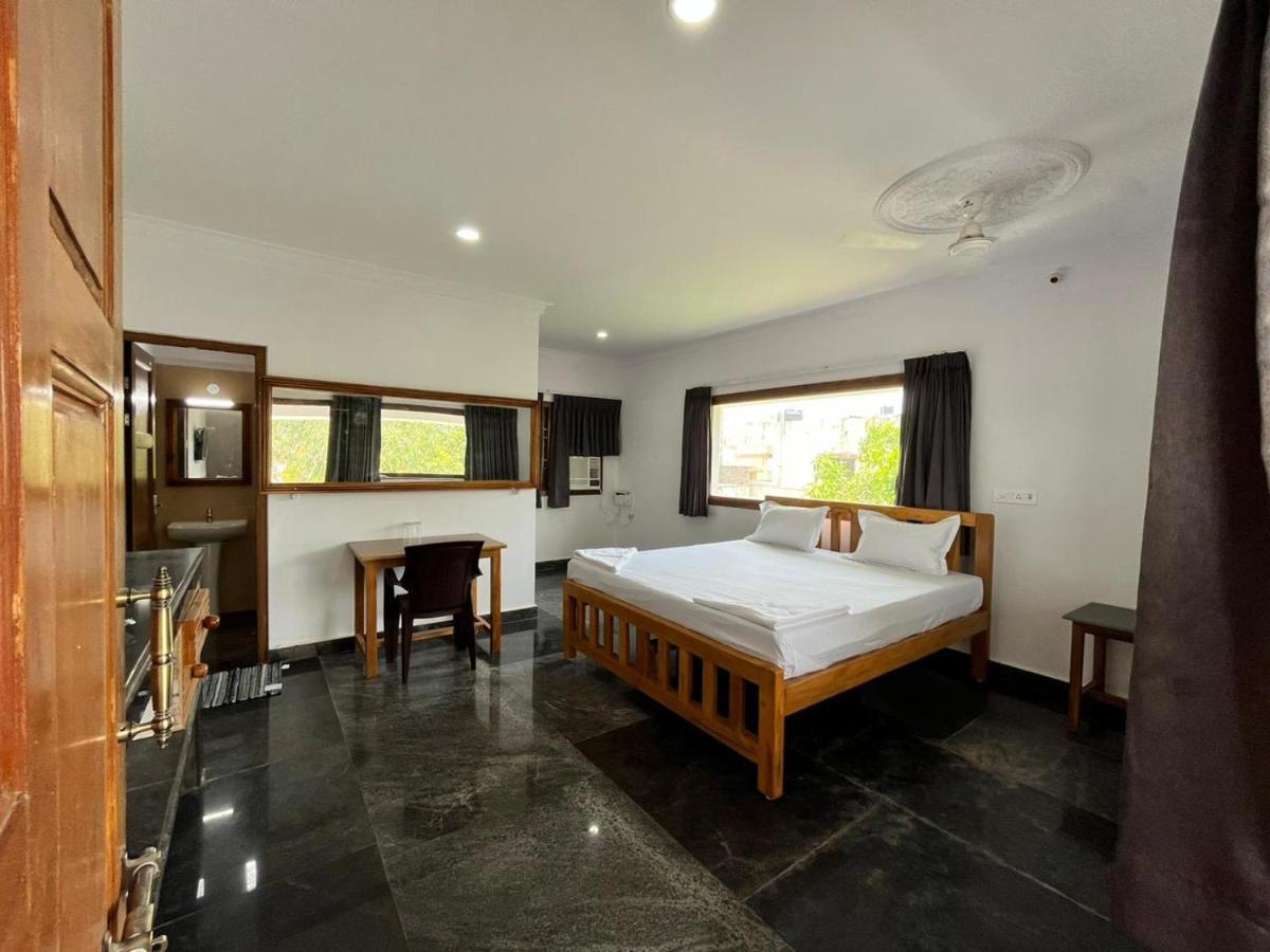 Anand Beach Guesthouse By Moonrocks Mahabalipuram Buitenkant foto