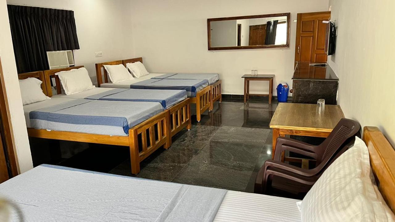 Anand Beach Guesthouse By Moonrocks Mahabalipuram Buitenkant foto