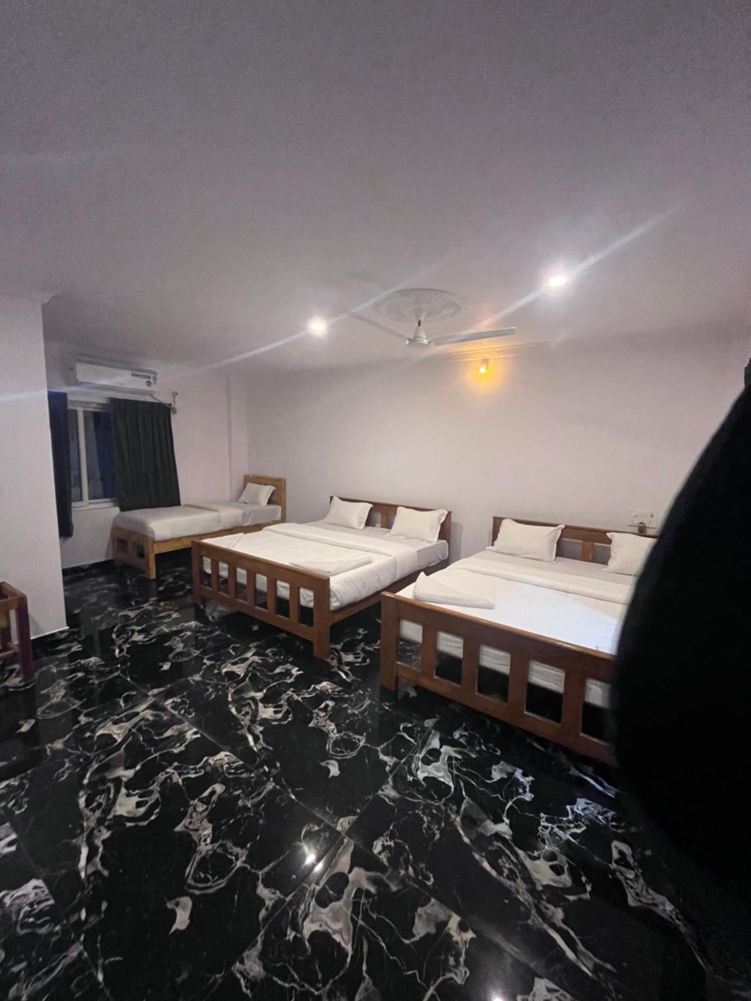 Anand Beach Guesthouse By Moonrocks Mahabalipuram Buitenkant foto