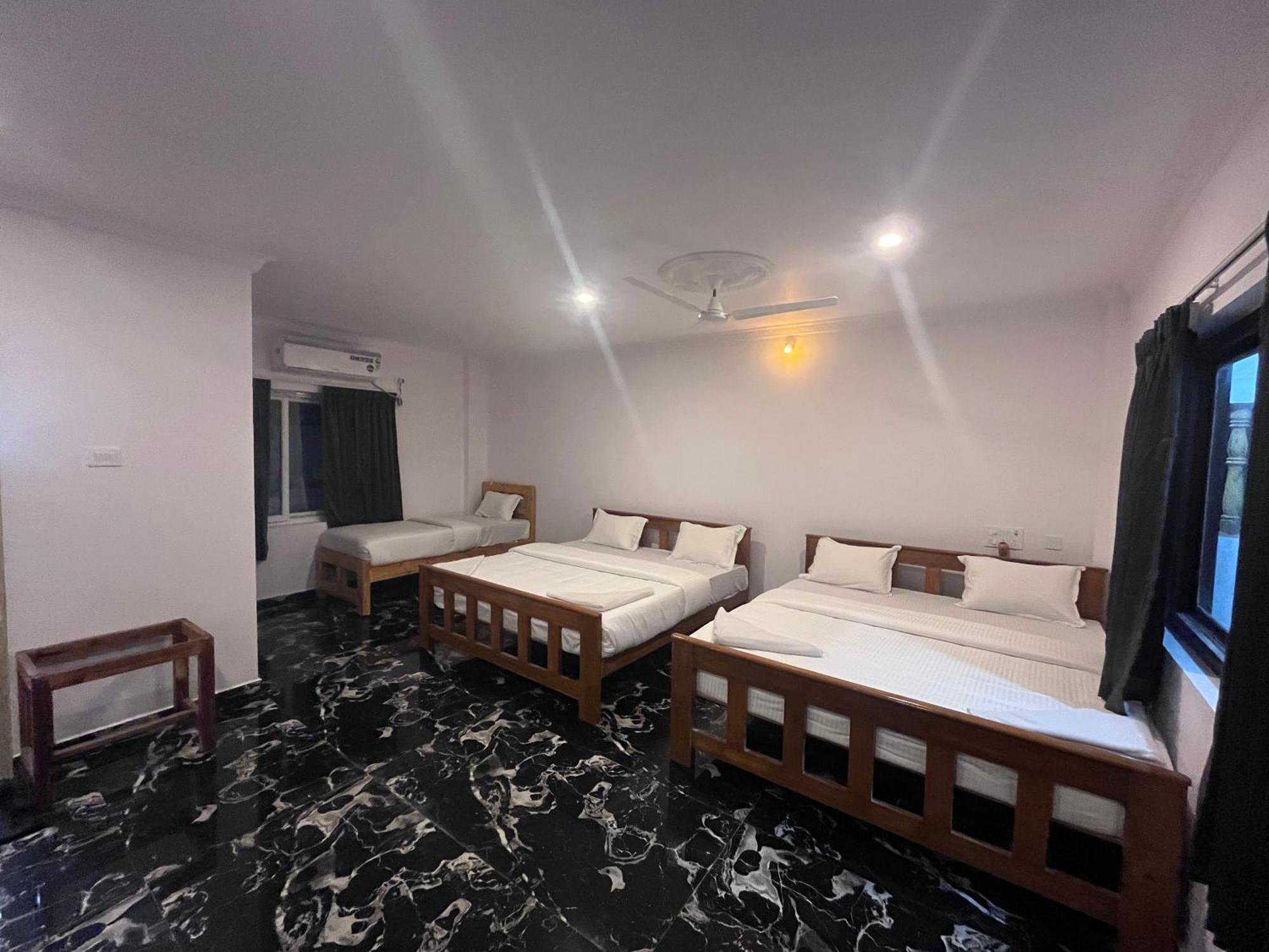 Anand Beach Guesthouse By Moonrocks Mahabalipuram Buitenkant foto